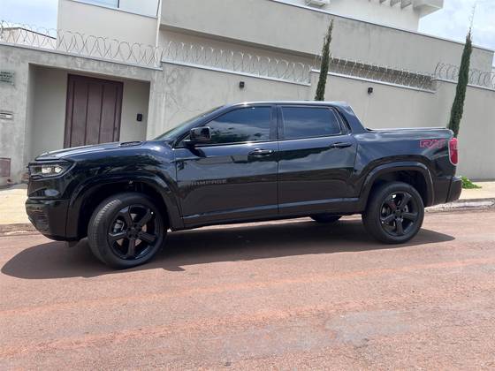 RAM RAMPAGE 2.0 HURRICANE 4 TURBO GASOLINA R/T 4X4 AUTOMÁTICO